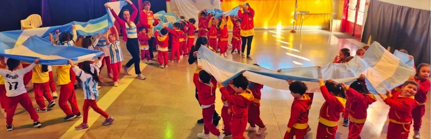 Actividades del Mes de la Bandera en la Escuela del Sol